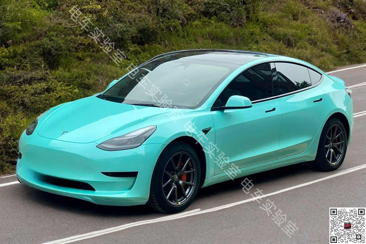 特斯拉Model 3珠光蒂芙尼蓝
