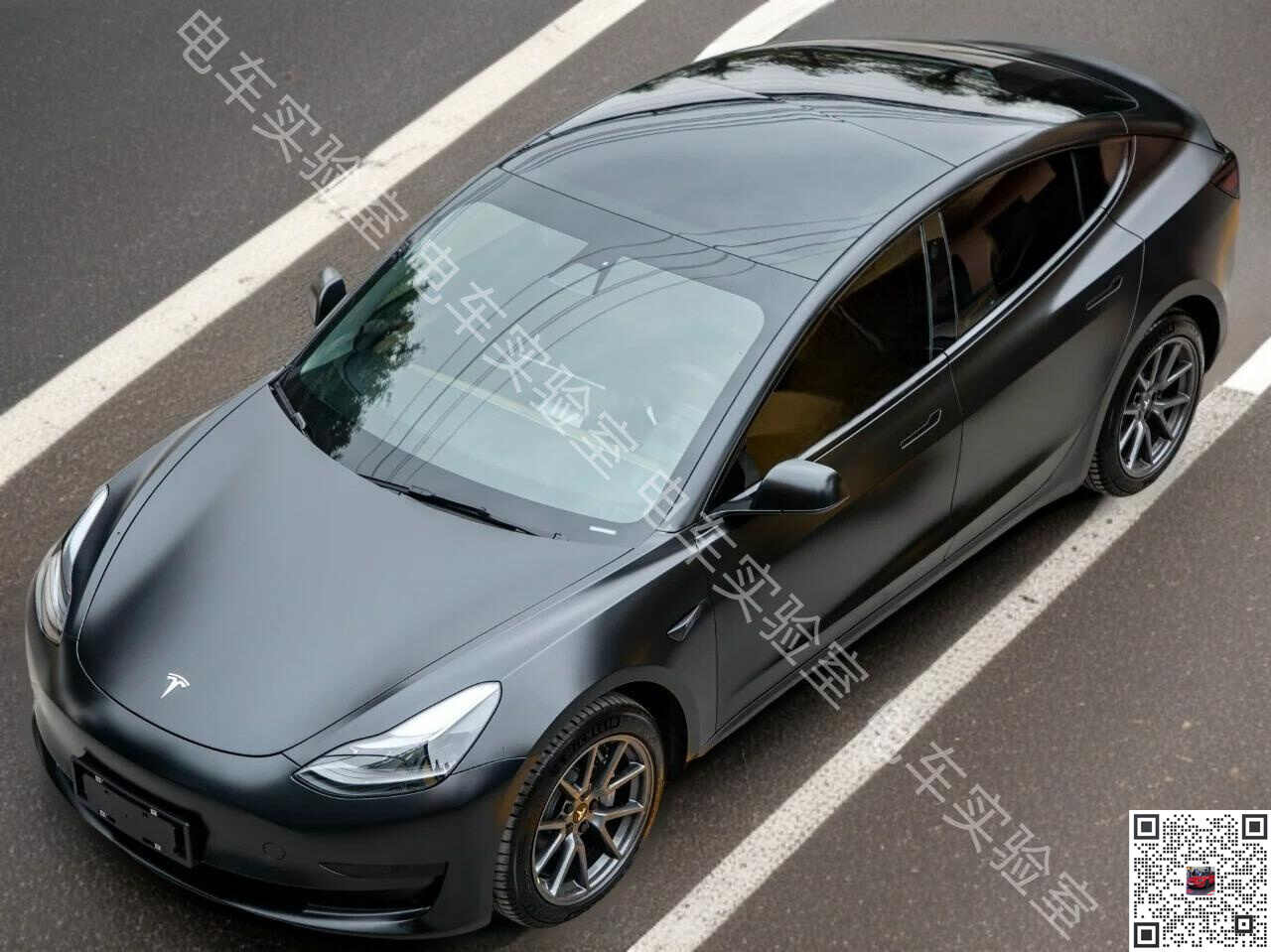 特斯拉Model 3电光金属黑