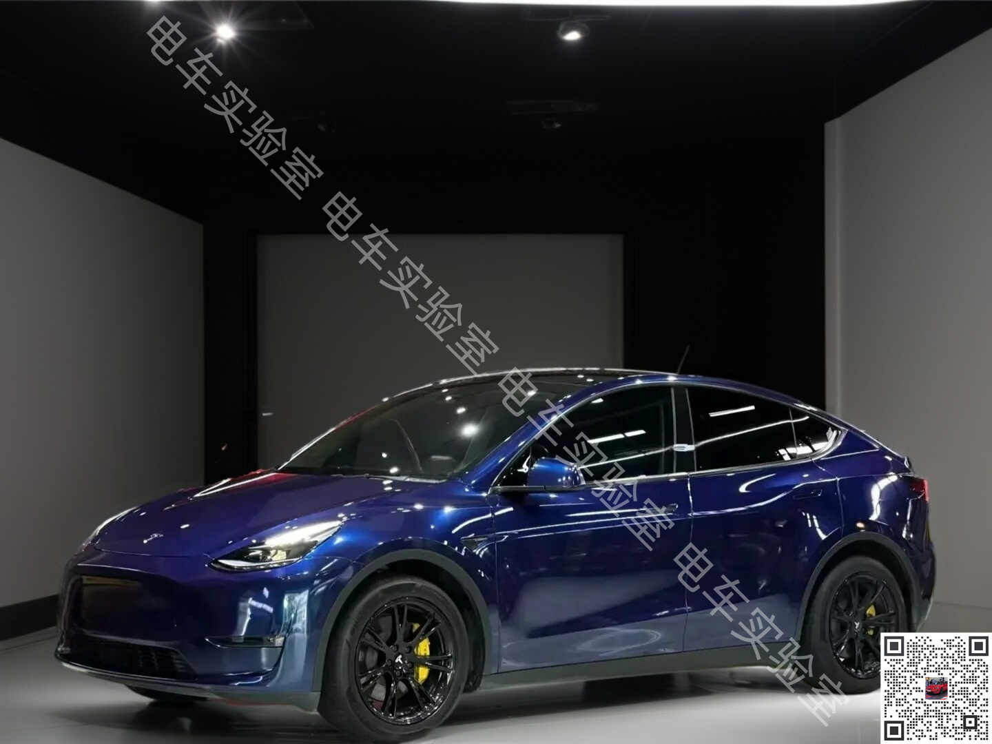 特斯拉Model Y纳瓦拉蓝